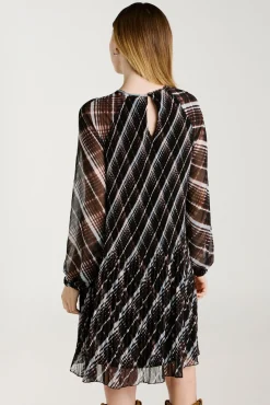 Vestido corto de gasa plisado