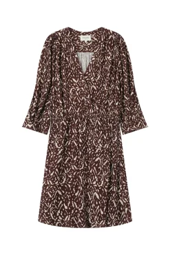 Vestido corto de manga 3/4