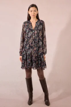 Vestido corto de manga larga con estampado
