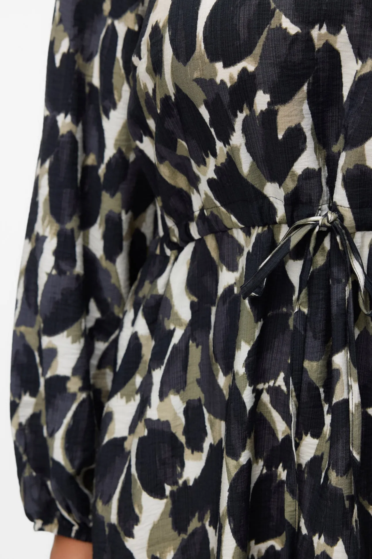 Vestido corto de manga larga Curve