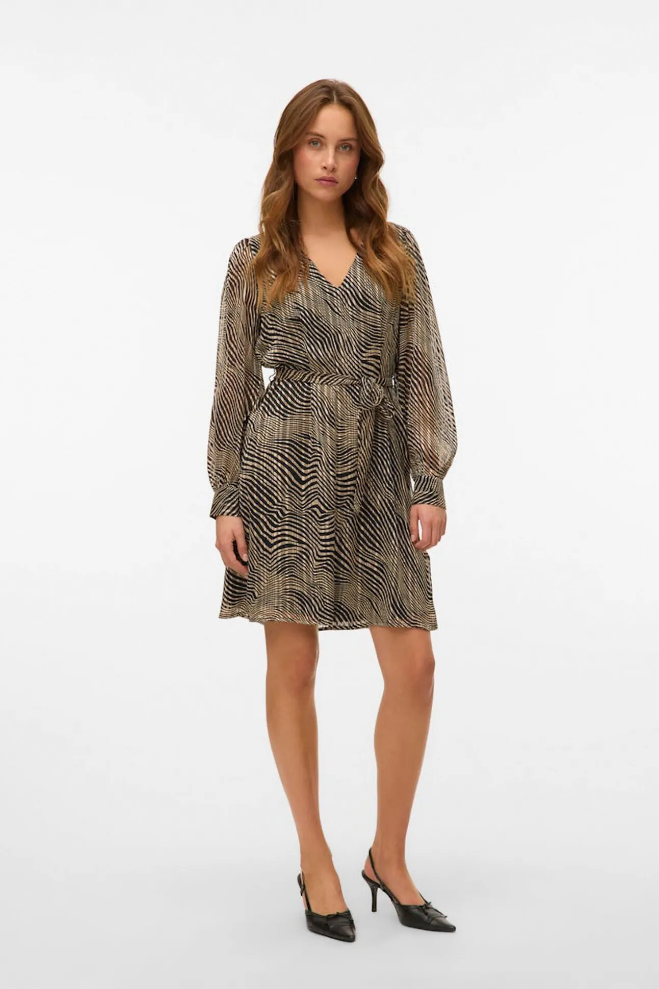 Vestido corto de manga larga