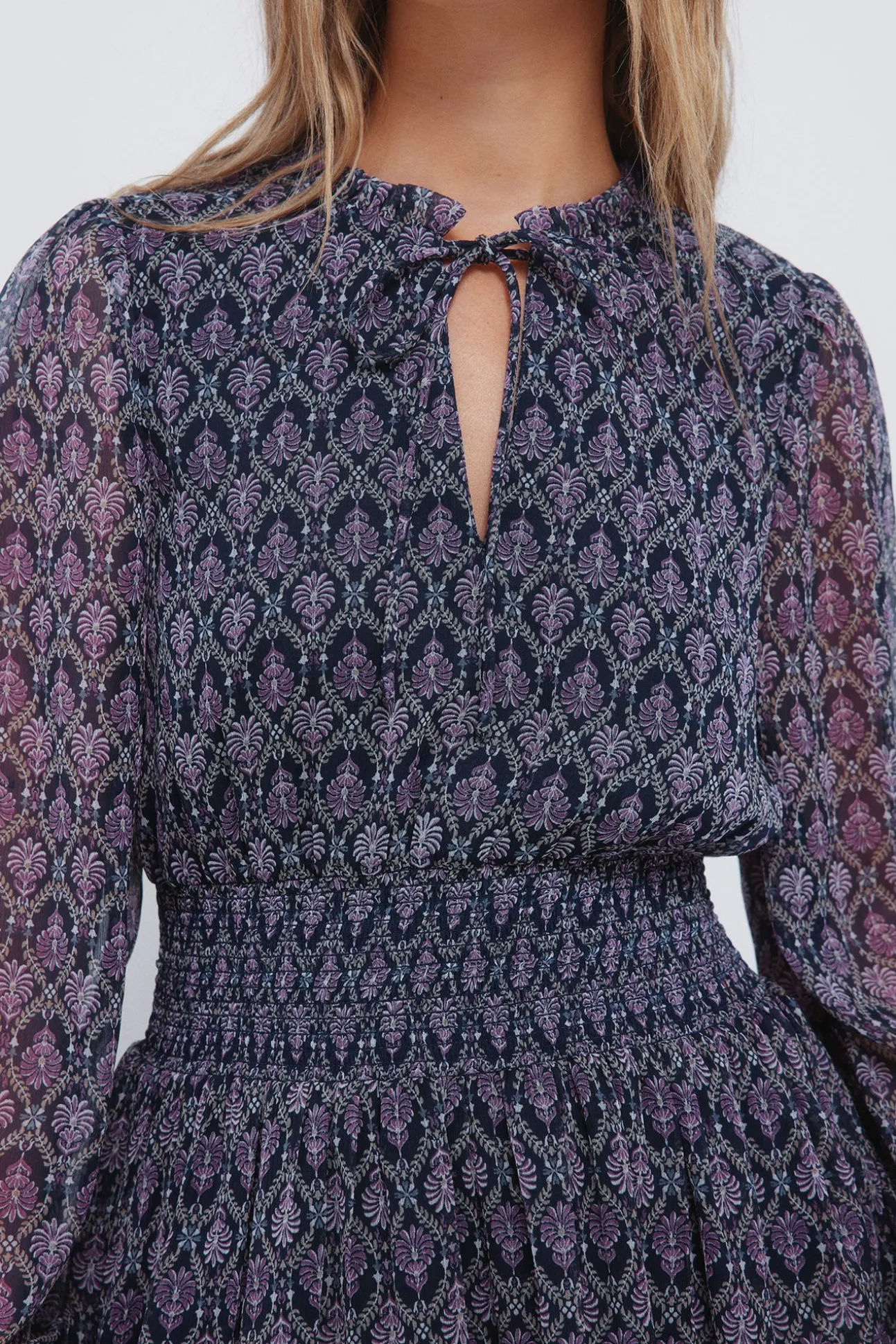 Vestido corto estampado geométrico