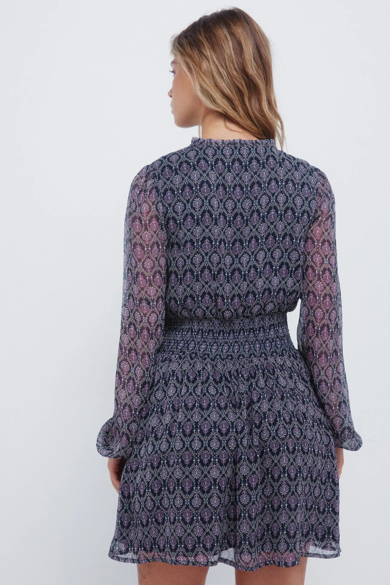 Vestido corto estampado geométrico