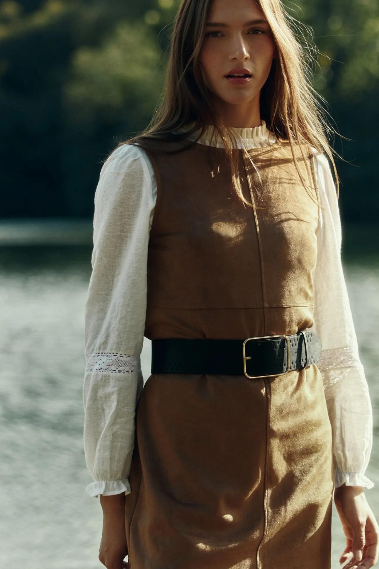 Vestido corto evasé antelina