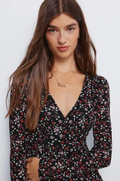 Vestido corto flores