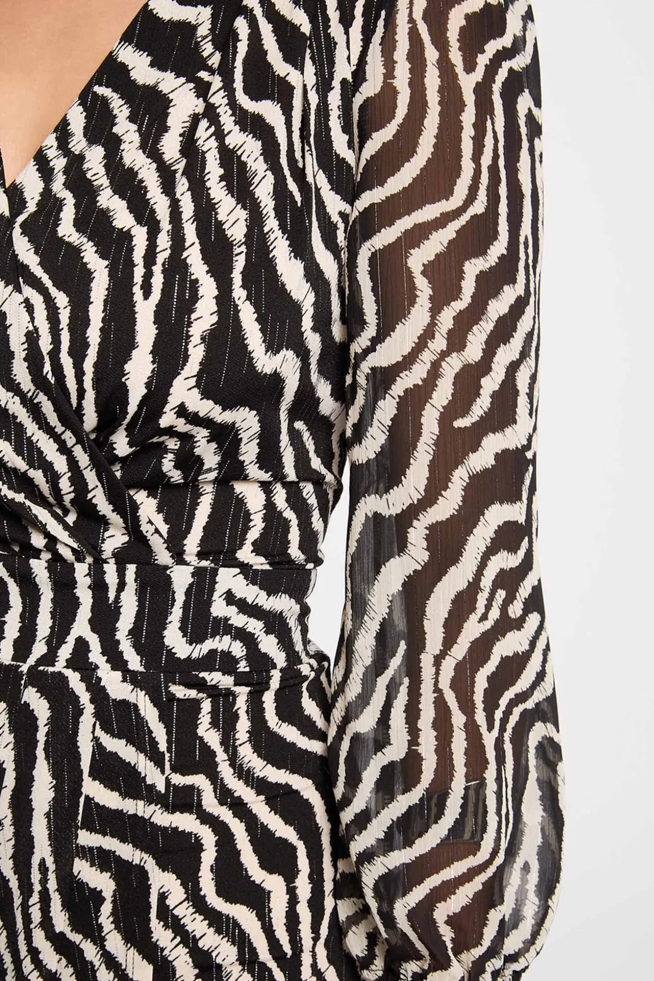 Vestido cruzado estampado