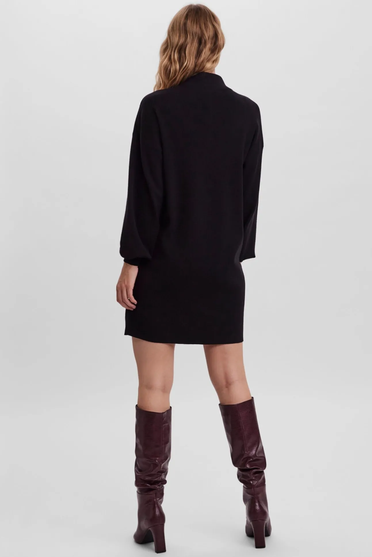 Vestido de punto corto manga larga