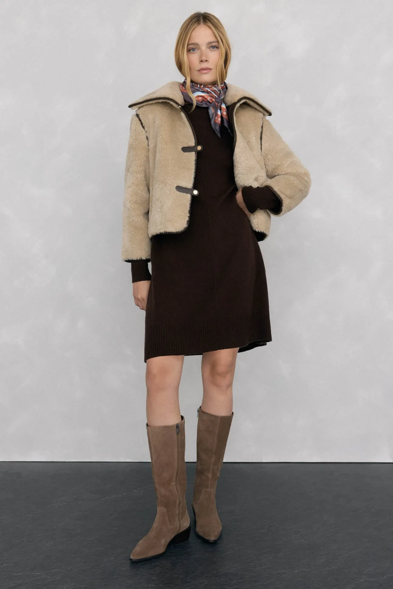 Vestido de punto costura central lana