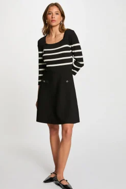 Vestido de punto tipo trapecio a rayas
