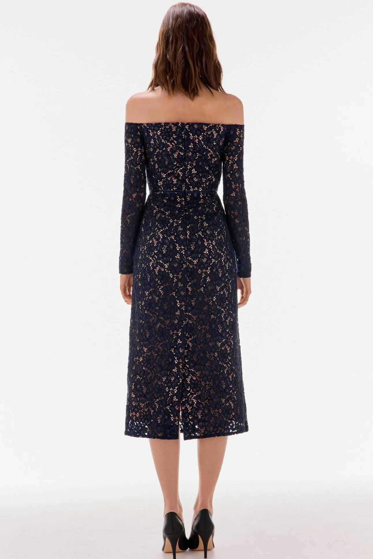 Vestido encaje manga larga