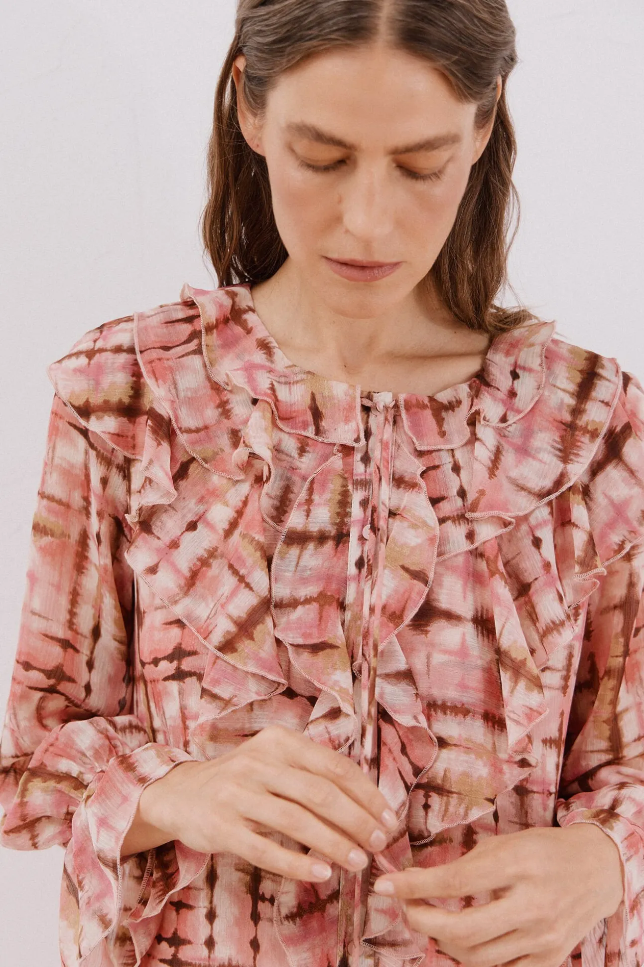 Vestido fluido volantes