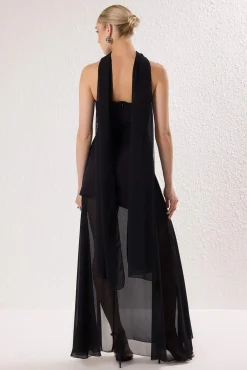 Vestido largo con chal