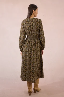 Vestido largo con estampado y pliegues