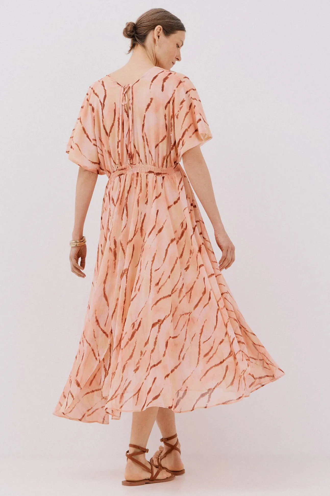 Vestido largo estampado fluido