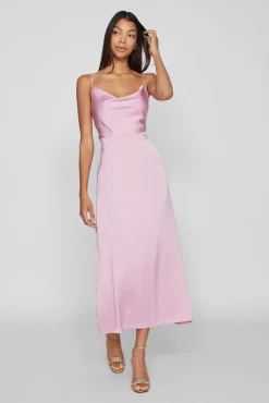 Vestido largo satinado escote drapeado