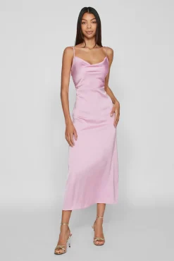 Vestido largo satinado escote drapeado