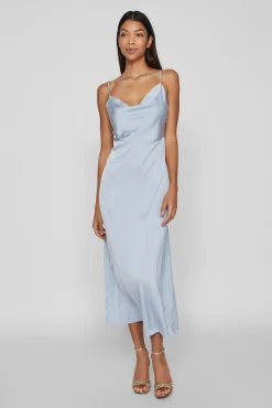 Vestido largo satinado escote drapeado