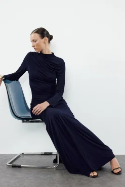 Vestido maxi de cuello alto