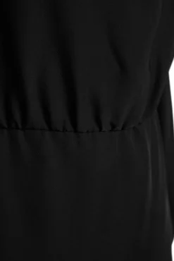 Vestido midi con abertura