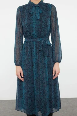 Vestido midi con lazo