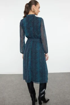 Vestido midi con lazo