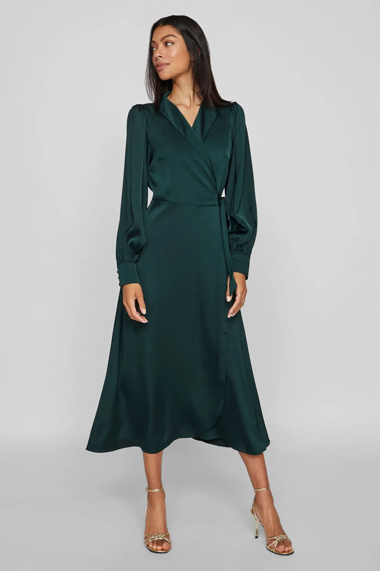 Vestido midi cruzado satinado