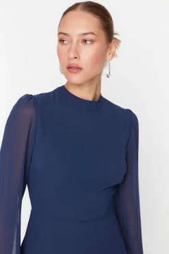 Vestido midi de cuellto alto