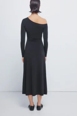 Vestido midi drapeado escote asimétrico