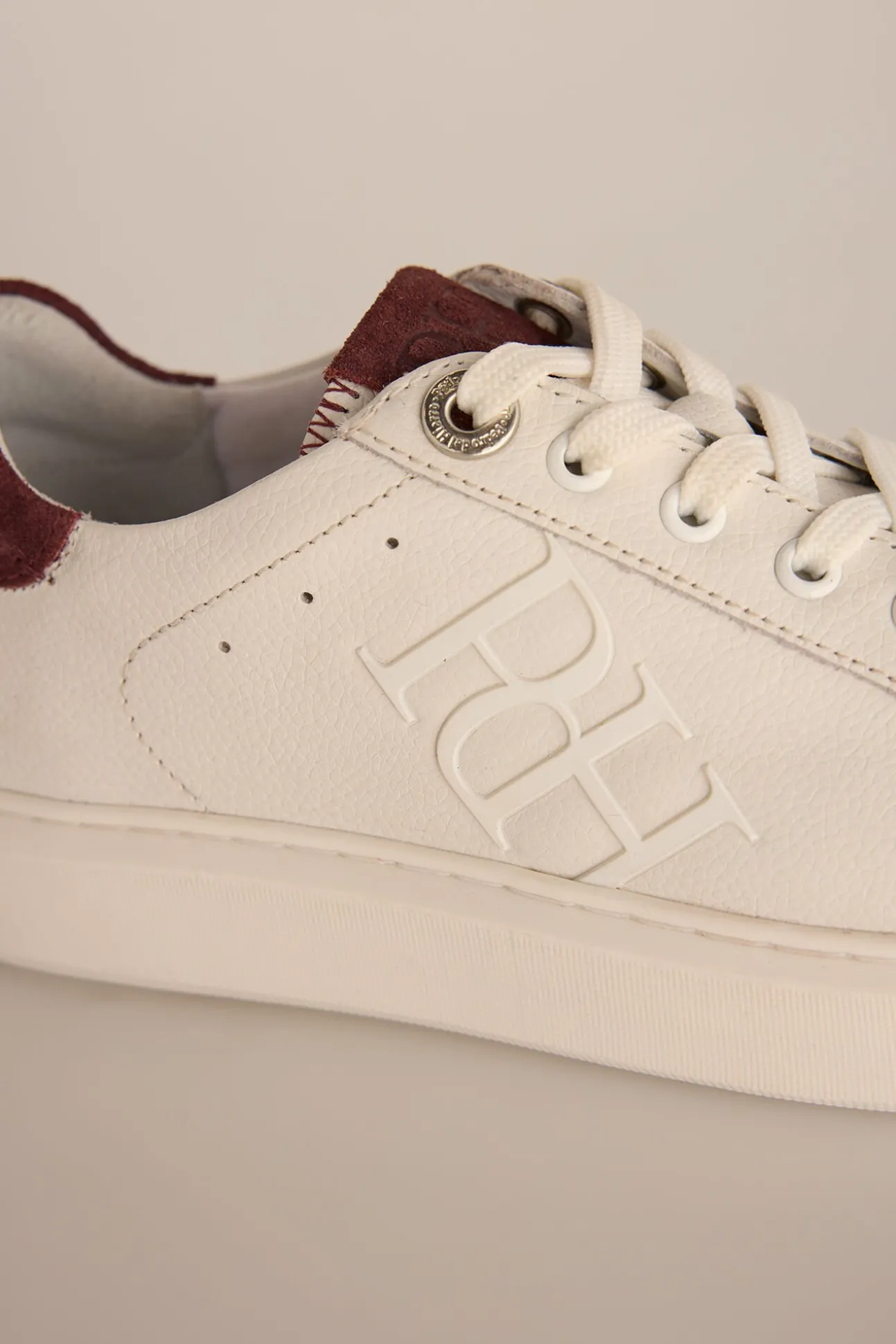 Zapatilla blanca piel