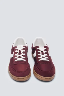 Zapatilla estilo retro