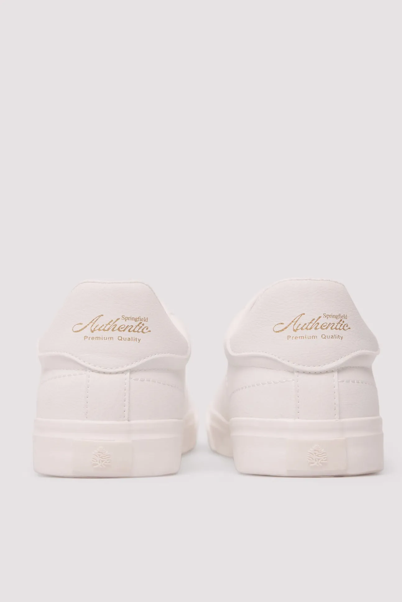 Zapatilla monocolor básica