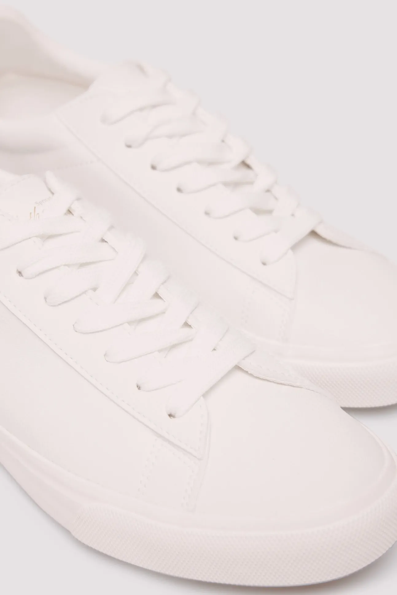 Zapatilla monocolor básica