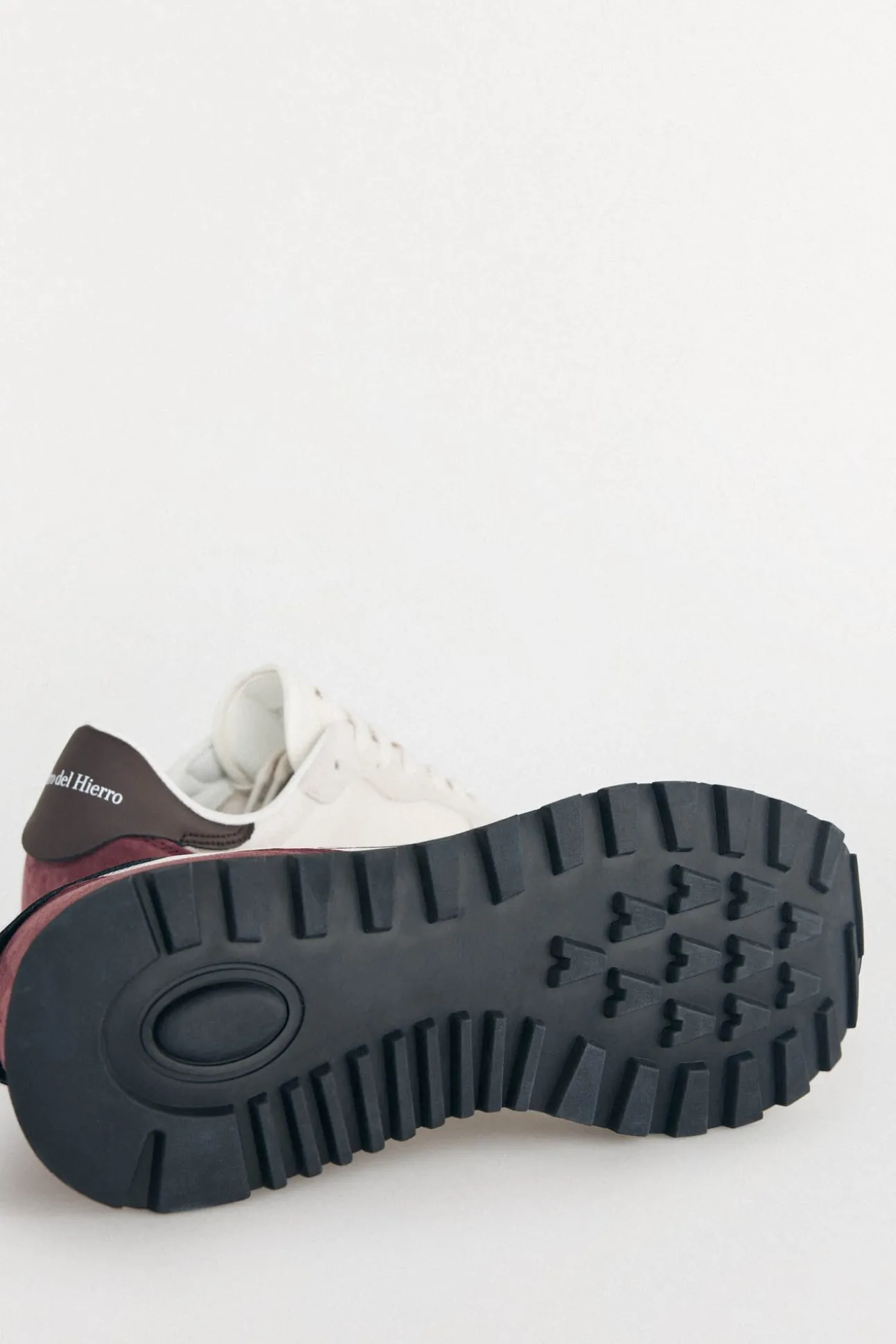 Zapatilla piel y textil