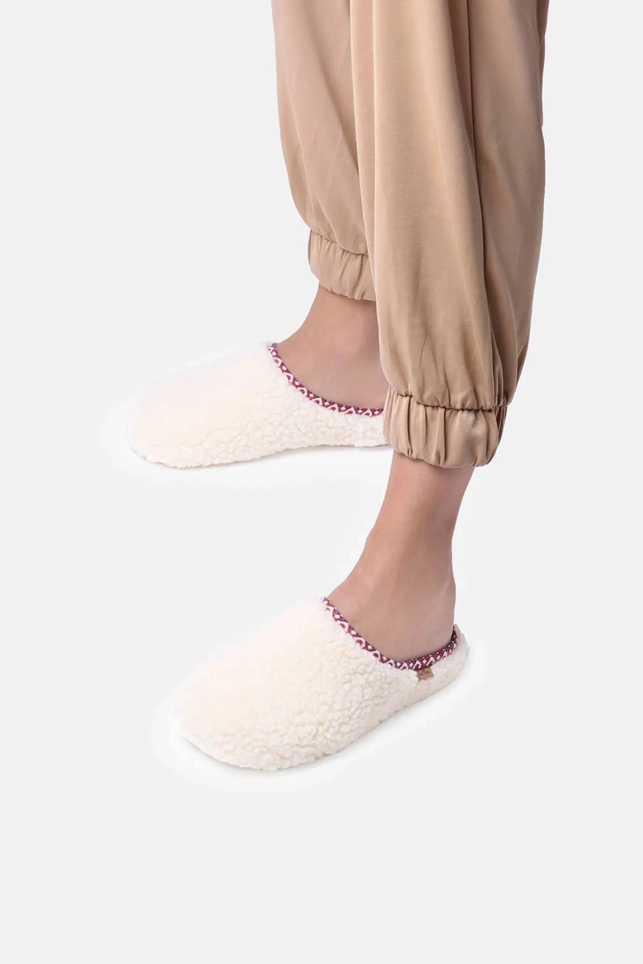 Zapatilla Tipo Zueco Para Mujer