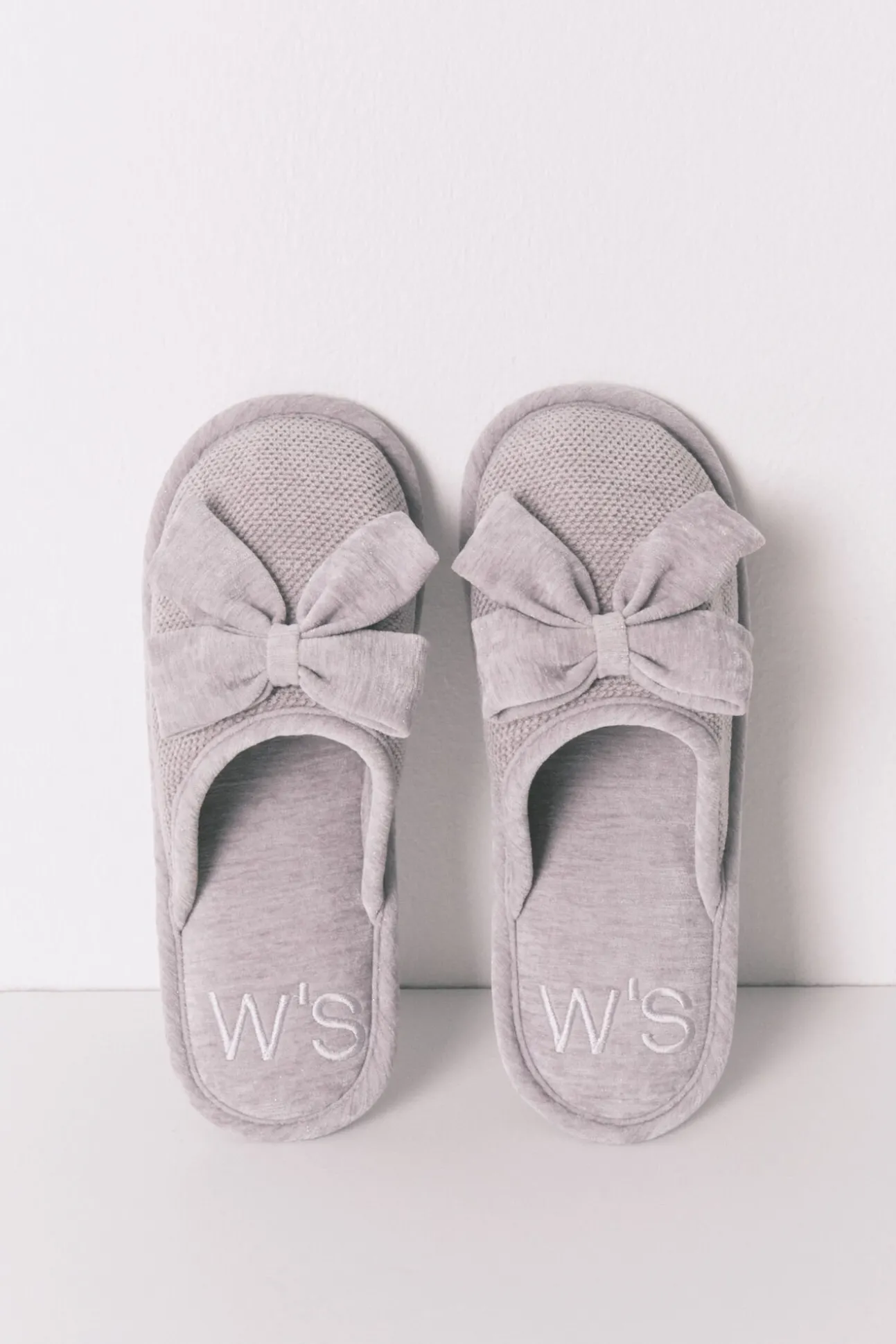 Zapatillas cerradas chenilla gris