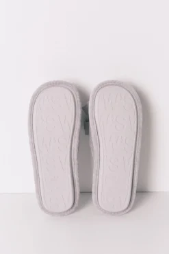 Zapatillas cerradas chenilla gris