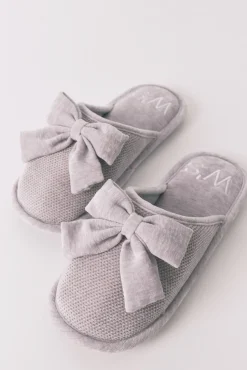 Zapatillas cerradas chenilla gris