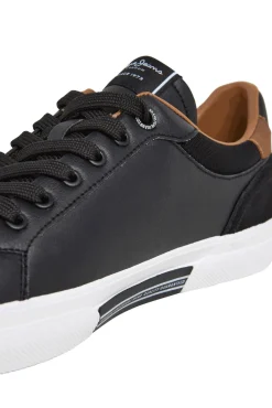 Zapatillas Clásicas Con Detalles En Ante