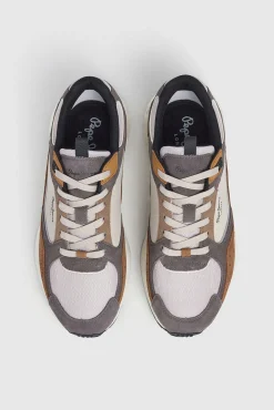 Zapatillas Con Detalles En Ante