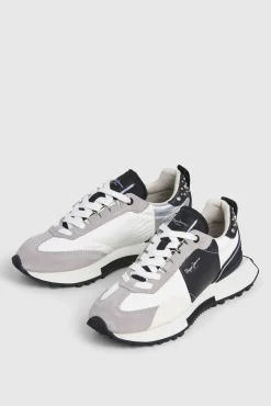 Zapatillas Con Detalles En Ante