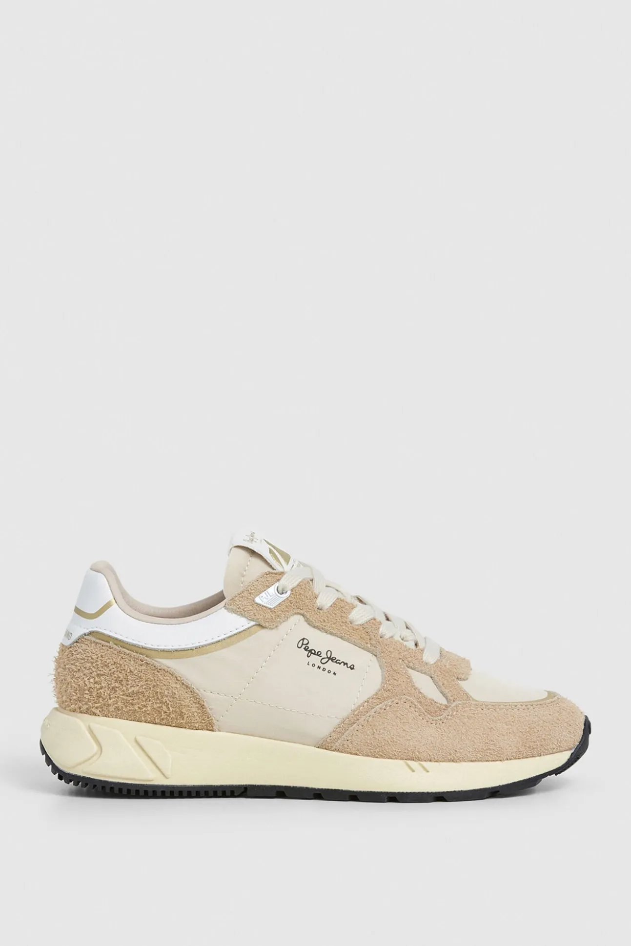 Zapatillas Con Detalles En Ante