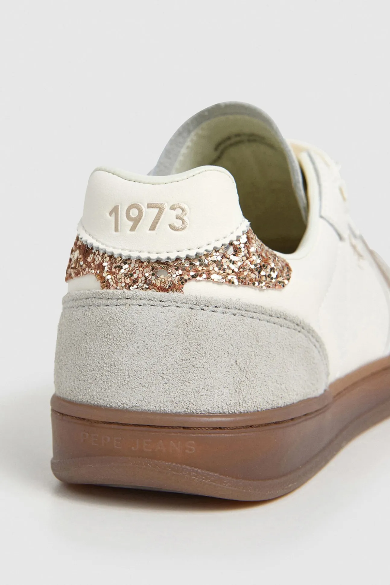 Zapatillas Piel Con Detalles En Ante