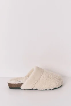 Zapatillas tipo zueco borreguito beige