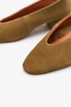 Zapato bailarina piel con tacón