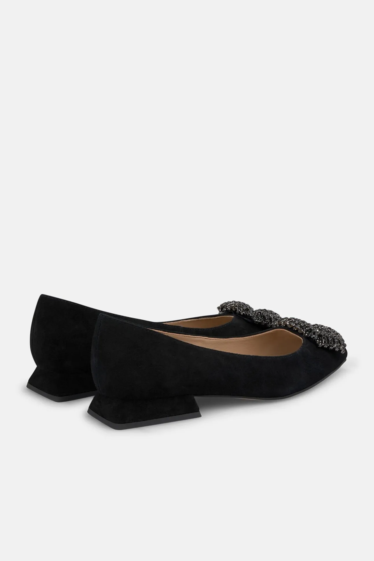 Zapato plano adorno circular