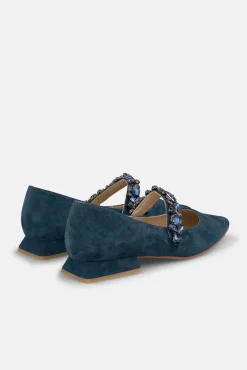 Zapato plano con tira de pedreria