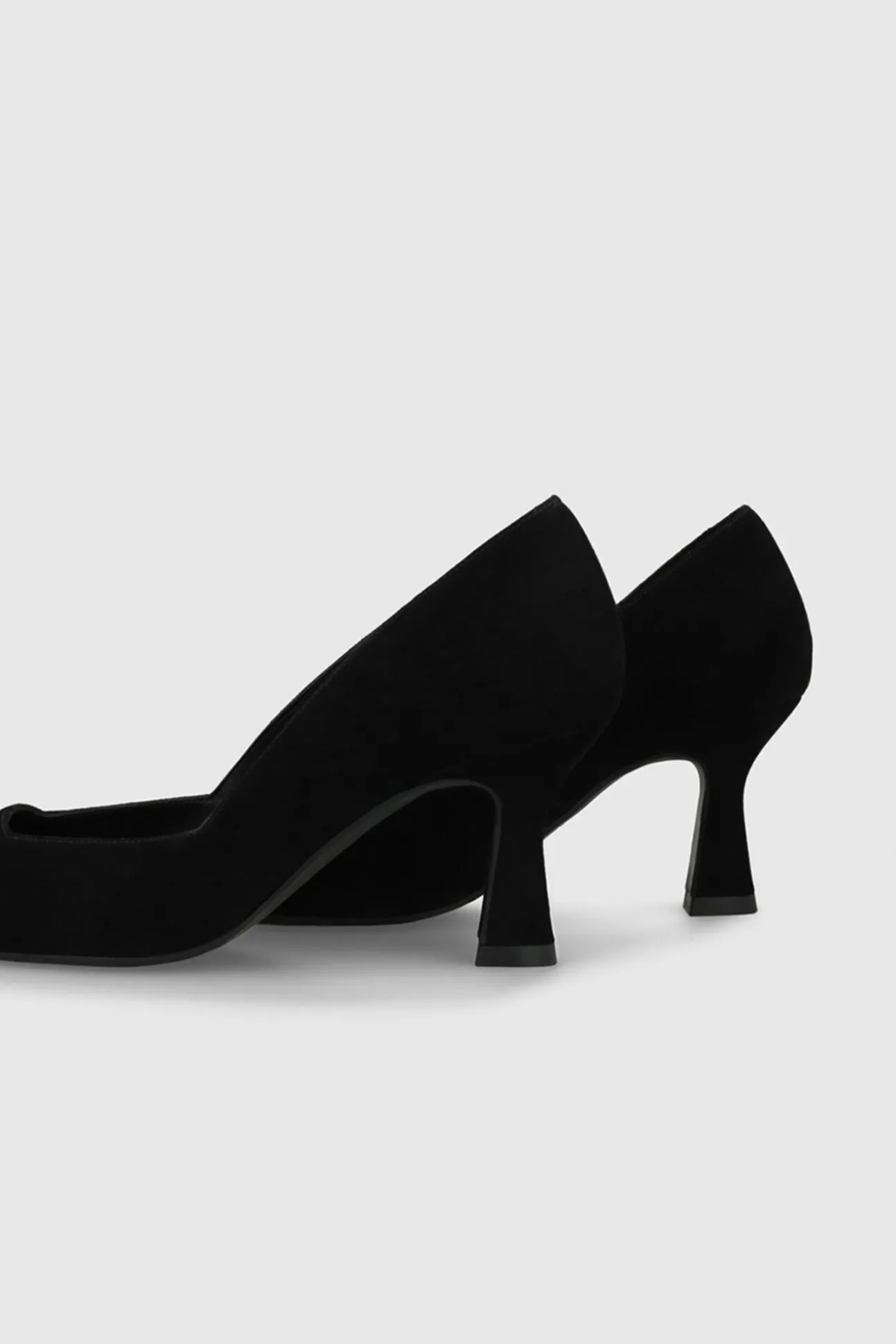 Zapatos de salón ante con escote cuadrado