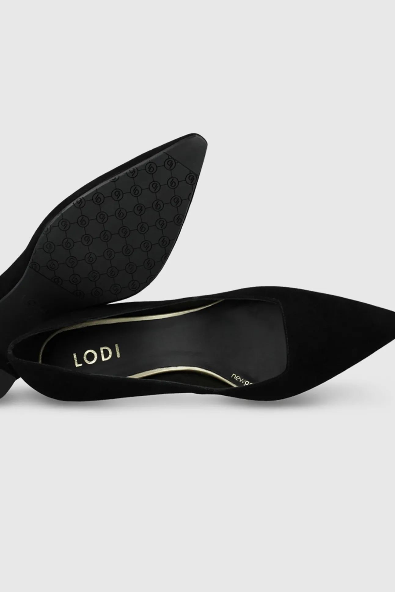 Zapatos de salón ante con escote cuadrado