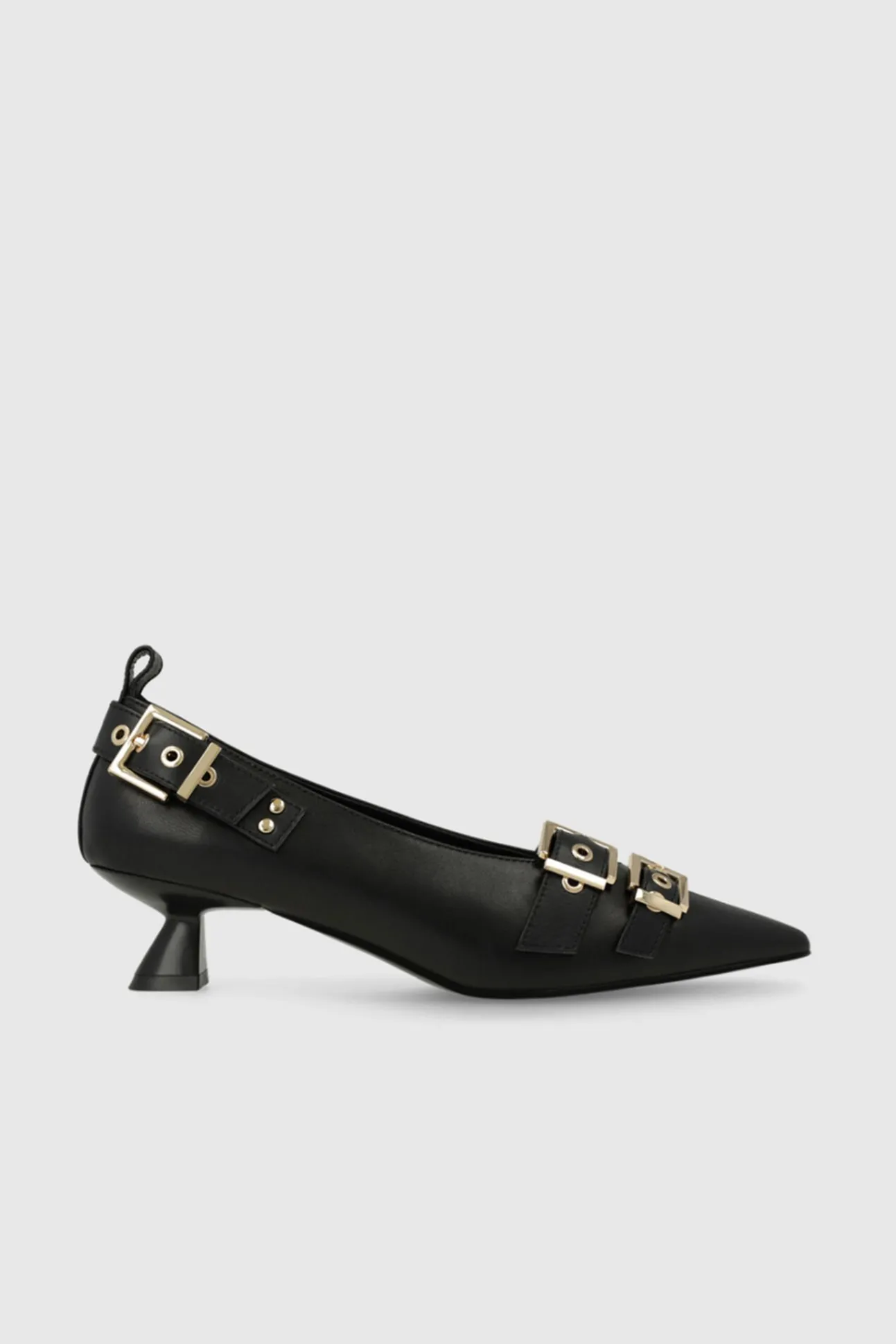 Zapatos de salón en piel con adornos